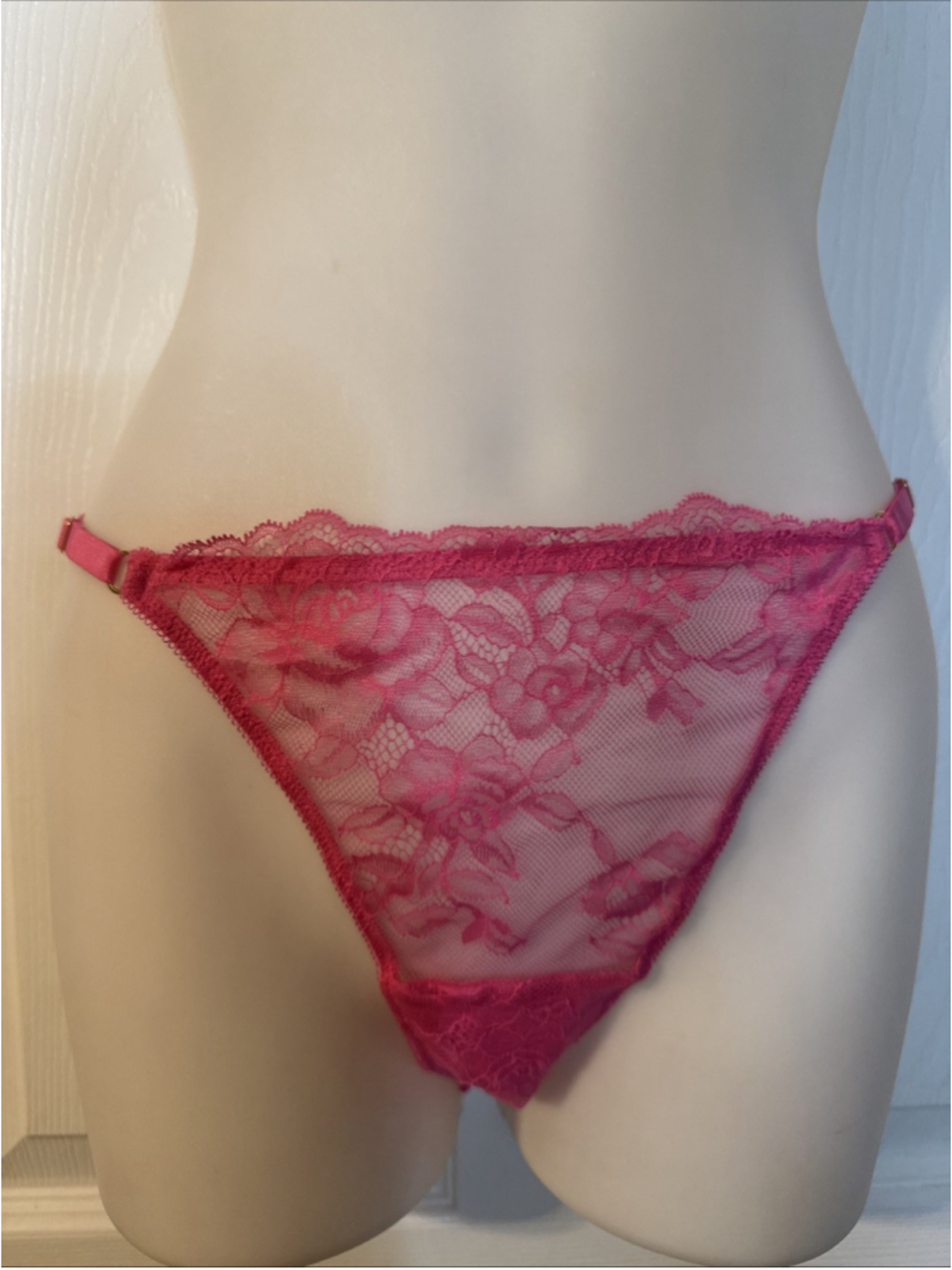 VICTORIA'S SECRET L RICH PINK LACE BRAZILIAN THONG PANTIES ADJ SIDE STRAPS NWT